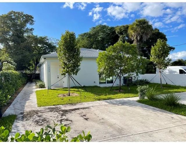 3 of 11 - 920 Nw 81st Street, Miami, FL