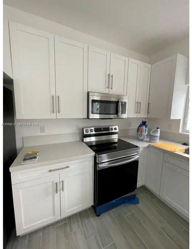 5 of 11 - 920 Nw 81st Street, Miami, FL