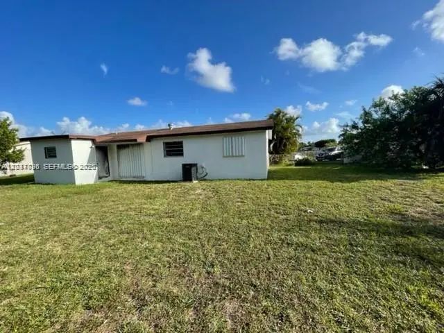 5 of 7 - 2730 Nw 208th Terrace, Miami Gardens, FL