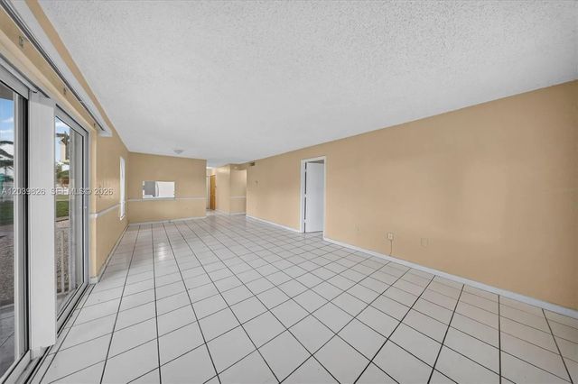 4 of 31 - 505 Nw 177th Street #103, Miami Gardens, FL