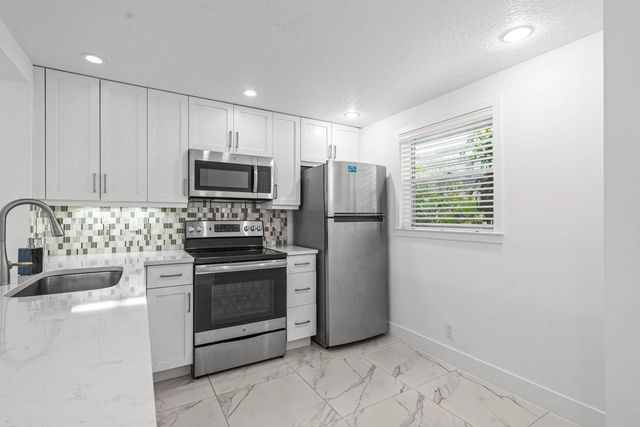 5 of 22 - 3090 Holiday Springs Boulevard #unit 109, Margate, FL