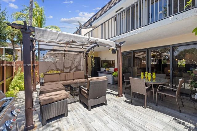 3 of 50 - 2771 Ne 164th Street #12, North Miami Beach, FL