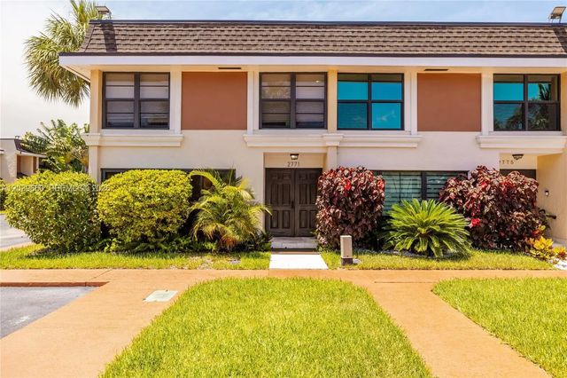 4 of 50 - 2771 Ne 164th Street #12, North Miami Beach, FL