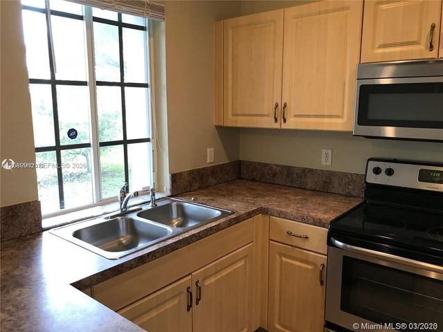 5 of 10 - 1413 Lucaya Drive, Riviera Beach, FL