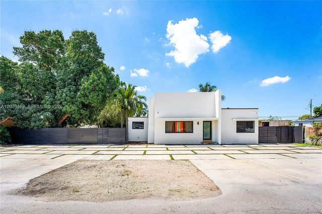 2 of 15 - 3040 Nw 93rd Street, Miami, FL