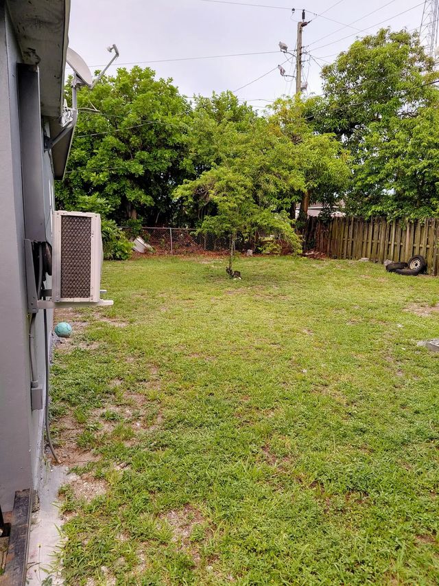 2 of 5 - 3210 Nw 18th Place, Lauderhill, FL