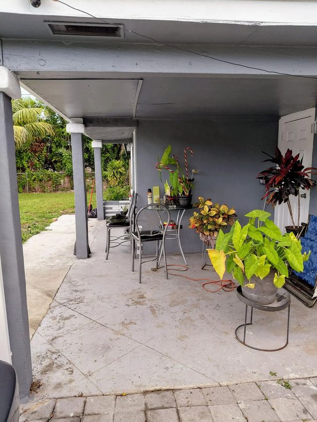 3 of 5 - 3210 Nw 18th Place, Lauderhill, FL