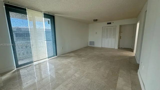 919 Hillcrest Drive #201, Hollywood