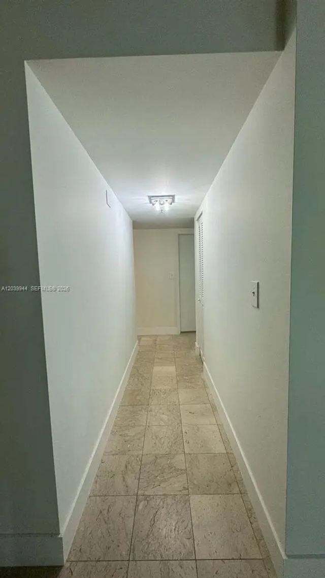 4 of 23 - 919 Hillcrest Drive #201, Hollywood, FL