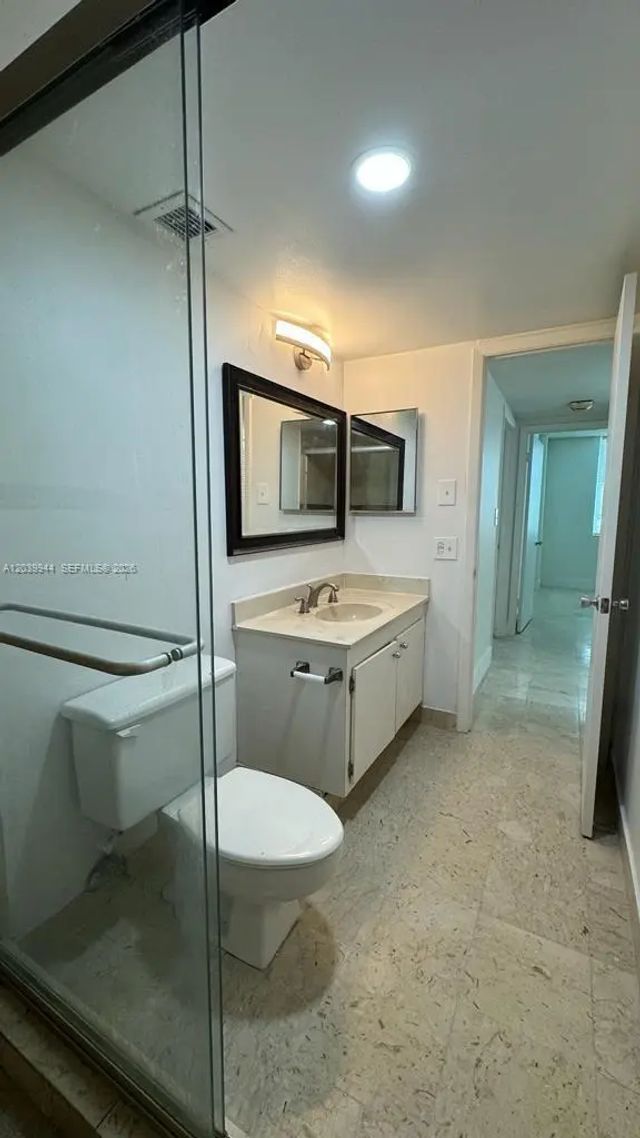 5 of 23 - 919 Hillcrest Drive #201, Hollywood, FL