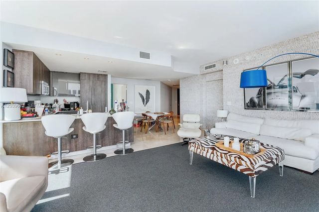 3 of 21 - 68 Se 6th Street #2601, Miami, FL