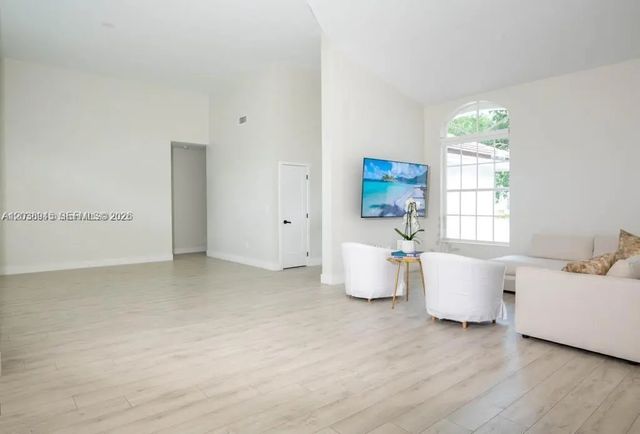 3 of 11 - 8325 Nw 161st Terrace, Miami Lakes, FL
