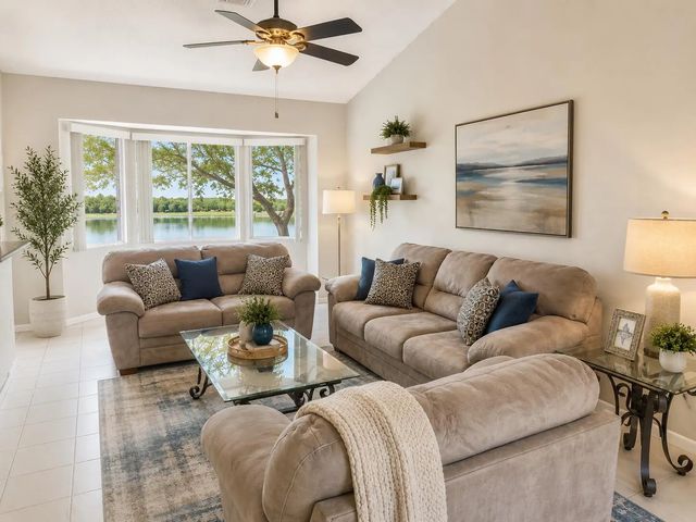 9202 Nw 9th Court, Plantation