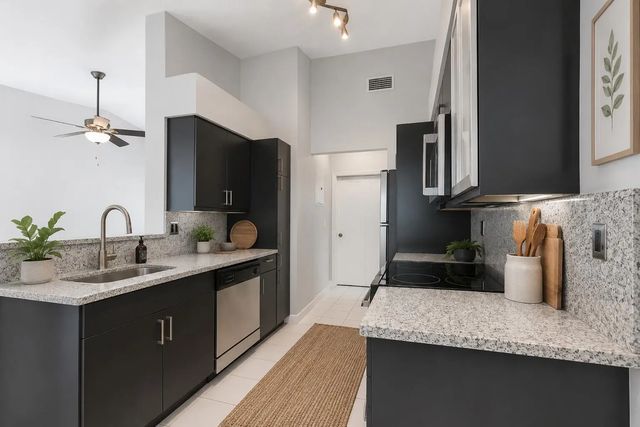 5 of 21 - 9202 Nw 9th Court, Plantation, FL