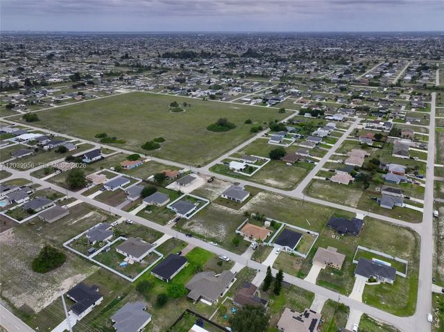 3 of 34 - 530 Nw 23rd Terrace, Cape Coral, FL