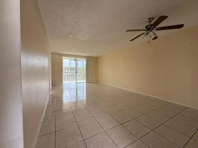 4 of 22 - 6005 Del Lago Circle #305, Sunrise, FL