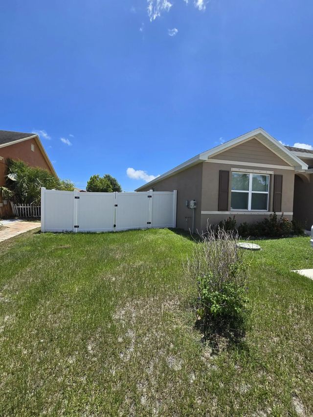 3 of 21 - 2101 Se Floresta Drive, Port St. Lucie, FL