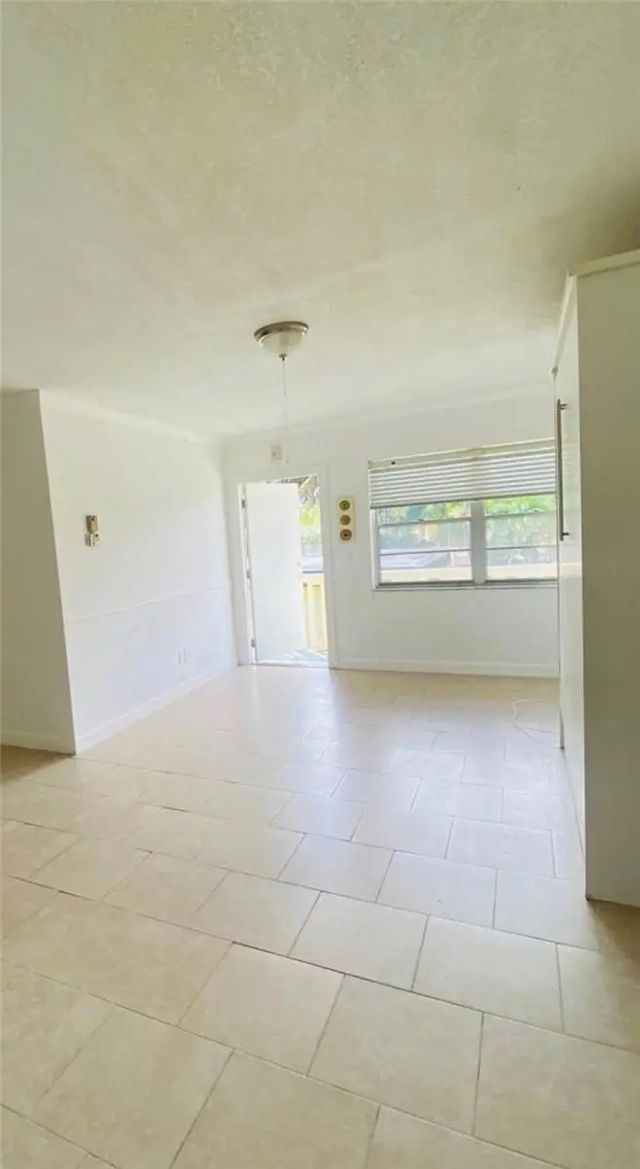 5 of 14 - 1450 Atlantic Shores Boulevard #212, Hallandale Beach, FL