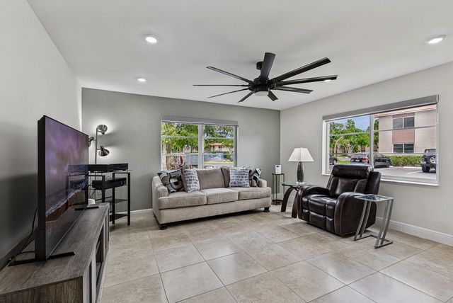 9 Ne 19th Court #c112, Wilton Manors