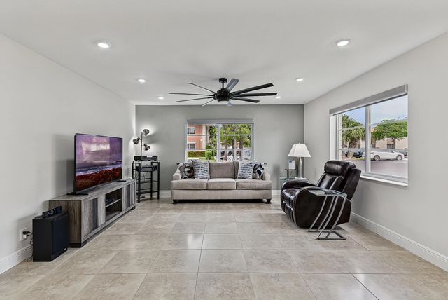 2 of 34 - 9 Ne 19th Court #c112, Wilton Manors, FL
