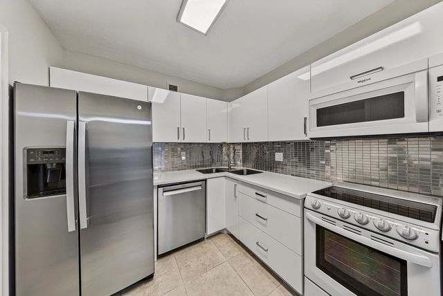 5 of 34 - 9 Ne 19th Court #c112, Wilton Manors, FL