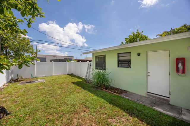 2 of 15 - 805 Ne 40th Street #1-3, Oakland Park, FL