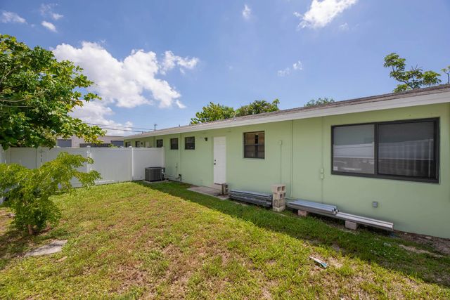 3 of 15 - 805 Ne 40th Street #1-3, Oakland Park, FL
