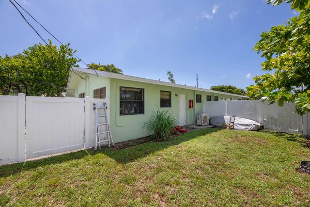 5 of 15 - 805 Ne 40th Street #1-3, Oakland Park, FL