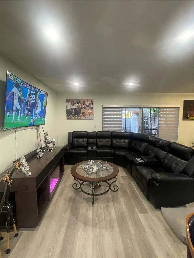 2 of 25 - 6945 W 2nd Way, Hialeah, FL