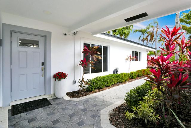 5 of 100 - 201 Se 11th Street, Pompano Beach, FL