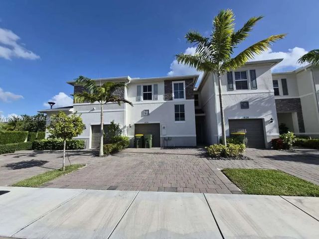 834 Se 16th Court, Homestead