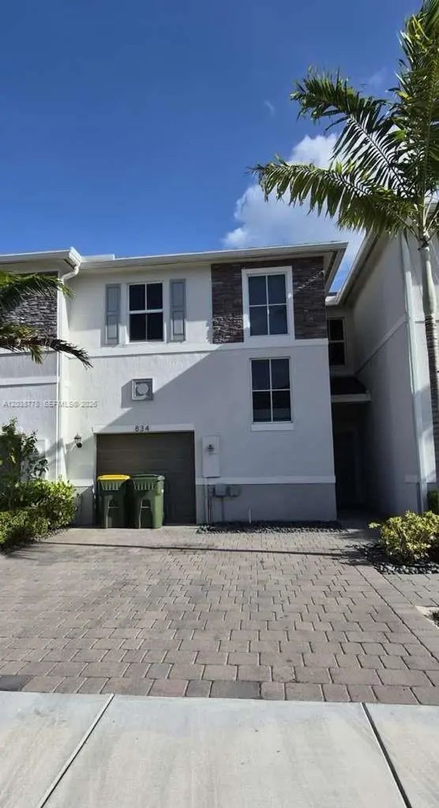 2 of 39 - 834 Se 16th Court, Homestead, FL