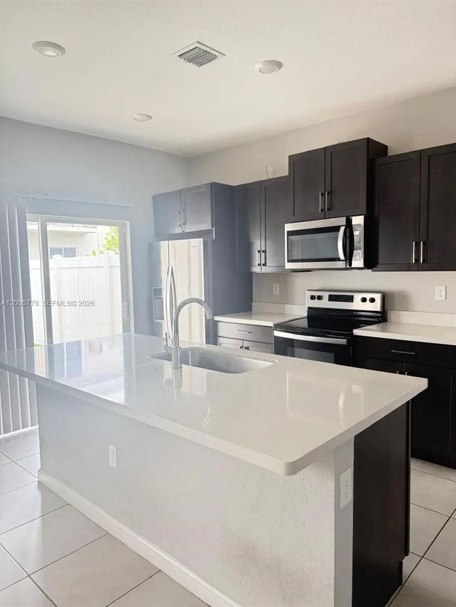 5 of 39 - 834 Se 16th Court, Homestead, FL