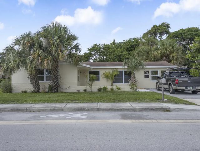 2 of 27 - 371 W 34th Street, Riviera Beach, FL