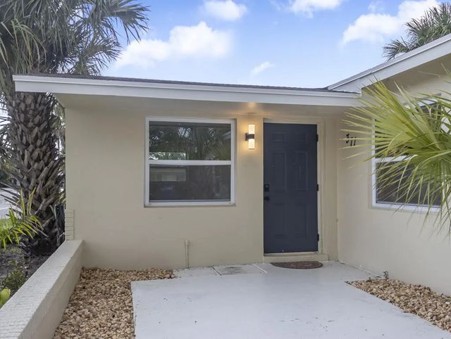 3 of 27 - 371 W 34th Street, Riviera Beach, FL