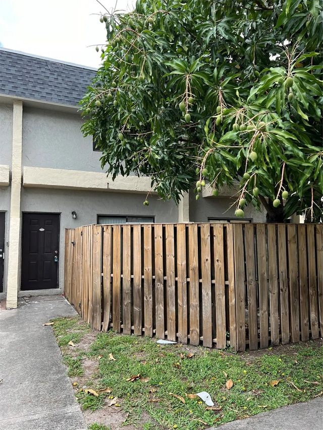 2442 Nw 52nd Avenue, Lauderhill