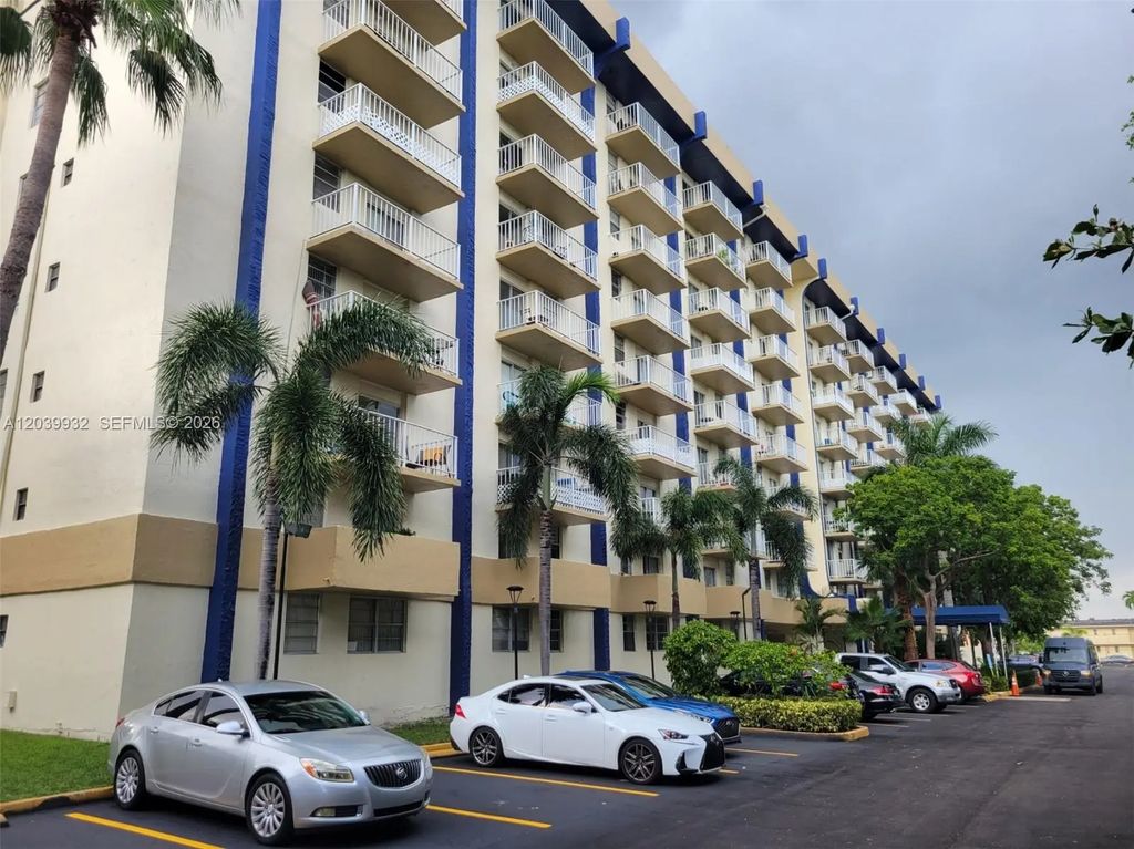 4550 Nw 9th Street #512e, Miami