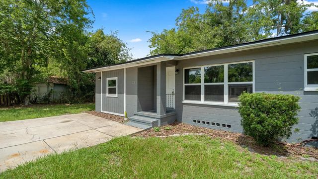 3 of 27 - 1015 Se 10th Terrace, Gainesville, FL