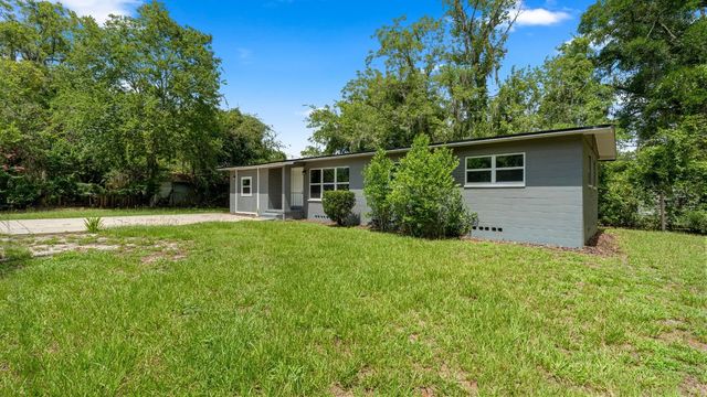 4 of 27 - 1015 Se 10th Terrace, Gainesville, FL