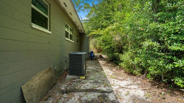 5 of 27 - 1015 Se 10th Terrace, Gainesville, FL