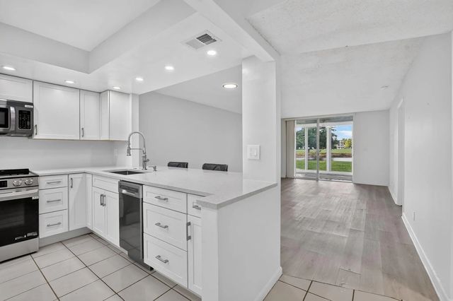 1700 Nw 80th Avenue #104, Margate