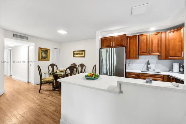 4 of 45 - 9999 N Belfort Circle #101, Tamarac, FL