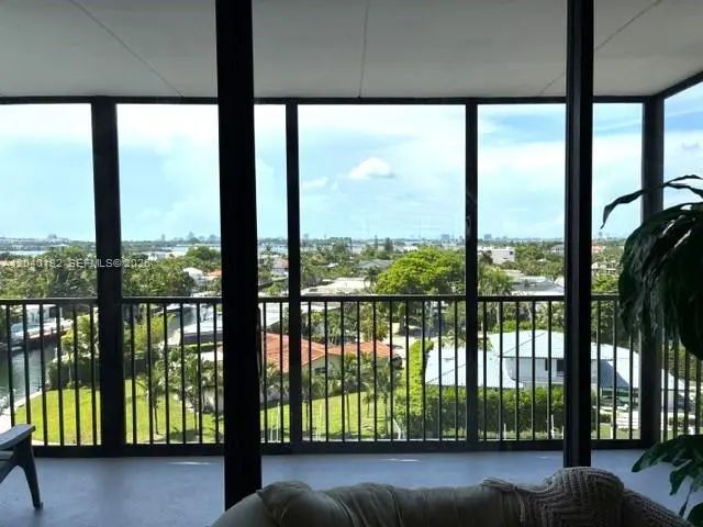 3 of 46 - 2500 Ne 135th Street #c611, North Miami, FL