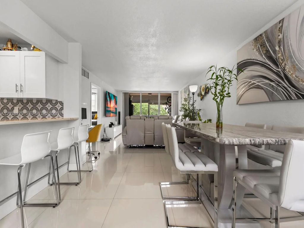 7021 Environ Boulevard #320, Lauderhill