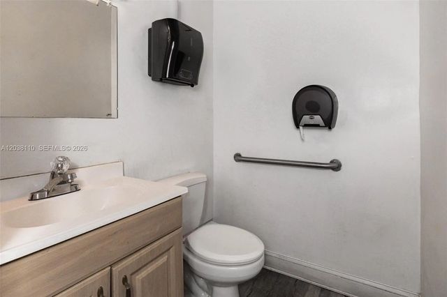 4 of 38 - 3337 Nw 74th Avenue #3337, Miami, FL