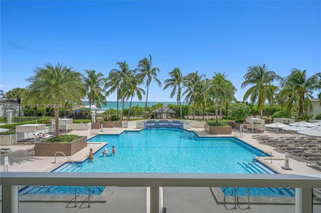 2 of 39 - 4779 Collins Avenue #506, Miami Beach, FL