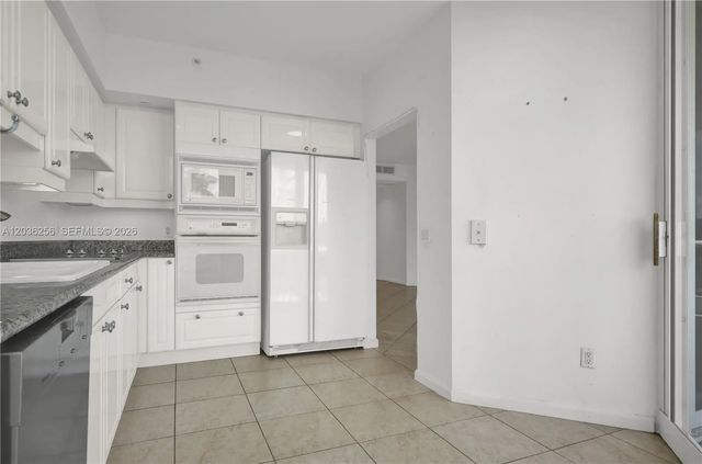 5 of 39 - 4779 Collins Avenue #506, Miami Beach, FL