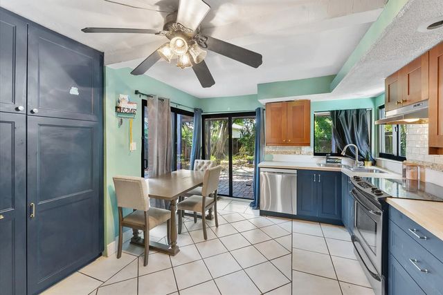 4 of 28 - 1326 Sw 23rd Avenue, Fort Lauderdale, FL