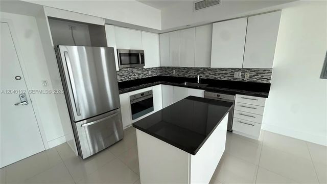 3 of 14 - 92 Sw 3 Street #3311, Miami, FL