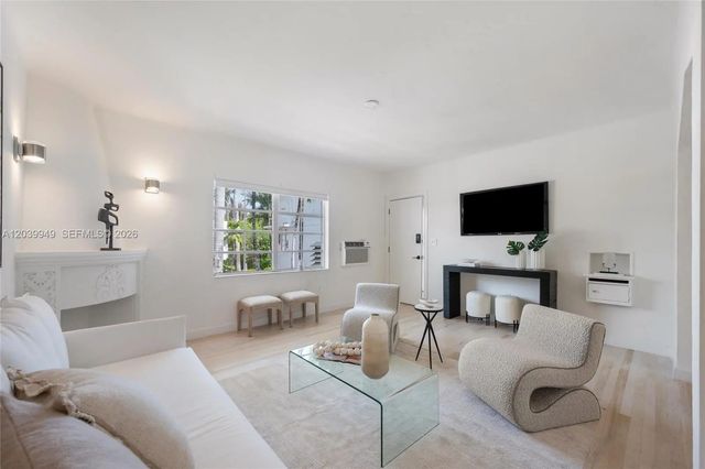 4 of 18 - 750 Espanola Way #8, Miami Beach, FL